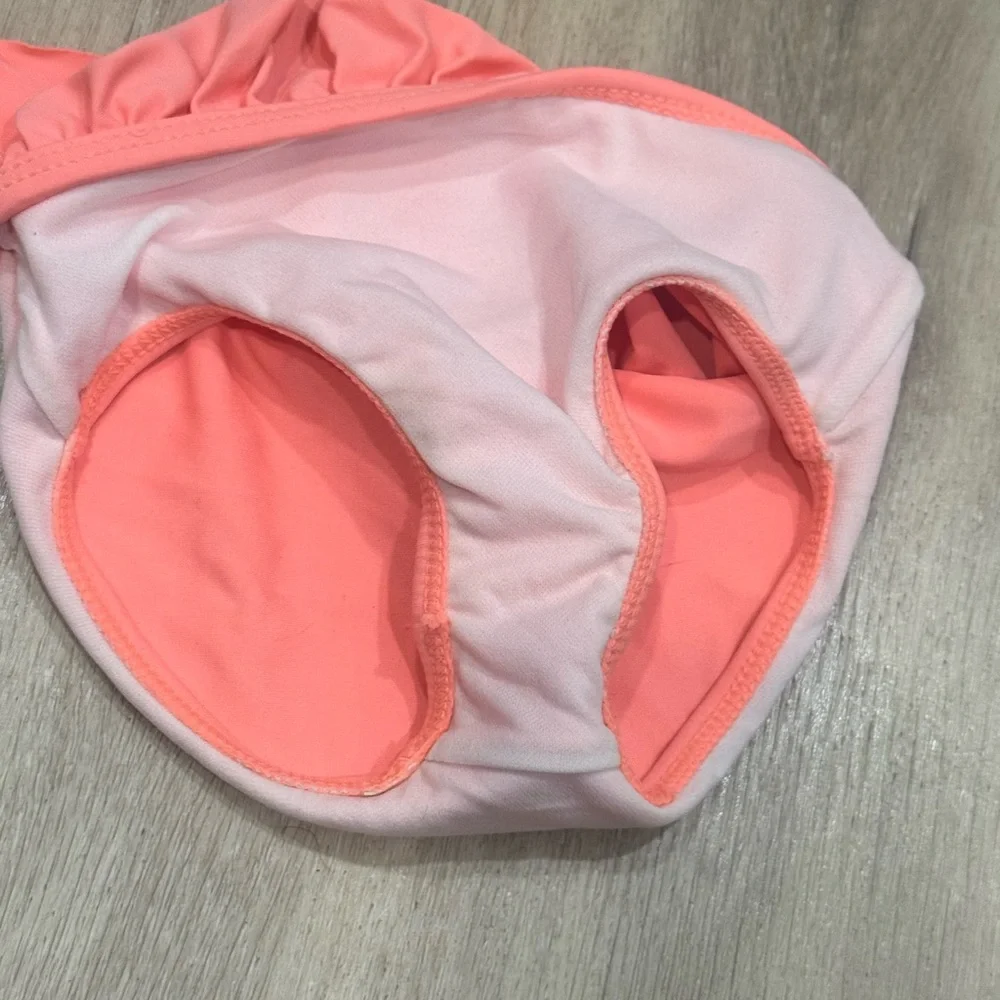 Carter's 2-piece kissing fish rash guard baby girl swimsuit set- Size 12 Months